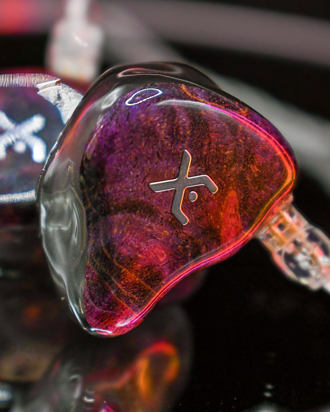 A Beleza Única da Madeira: Eleve o Nível do seu Fone In-Ear Customizado
